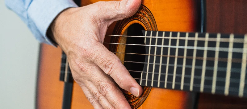 Violão (Segunda e Quarta | 18h30 às 20h)
