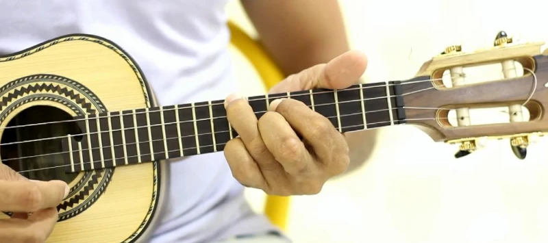 Cavaquinho (Seg e Qua | 14h às 16h | a partir de 12 anos)